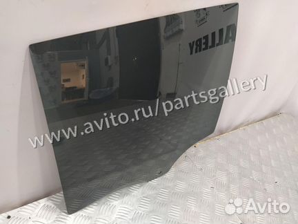 Стекло задней двери левое BMW X5 F85