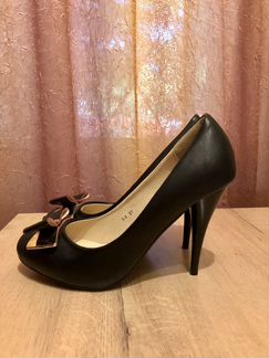 Чёрные туфли на шпильке, 37 р-р