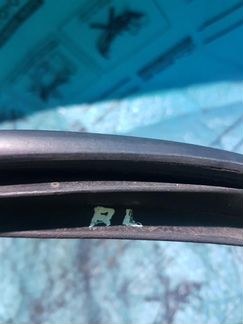 Уплотнитель двери задней левой toyota Land Cruis