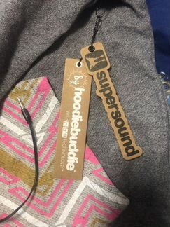 Худи молодежное со встроенными наушниками