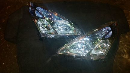 Фара ксенон правая R Nissan Teana J32 2008-2011