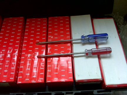 Ключи, отвертки, пассатижи и т. д