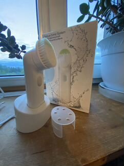 Clinique Sonic System Очищающая щетка для лица