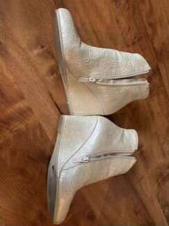 Свадебные полусапожки на танкетке