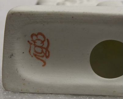 Сидящий лев. Бисквит. лфз