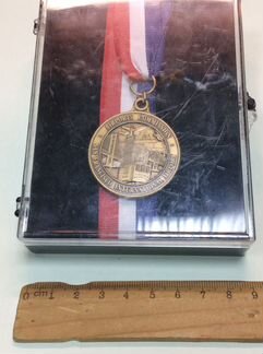 Старая медаль аэропорта Сан-Франциско