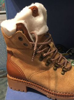 Продам новые зимние ботинки tamaris